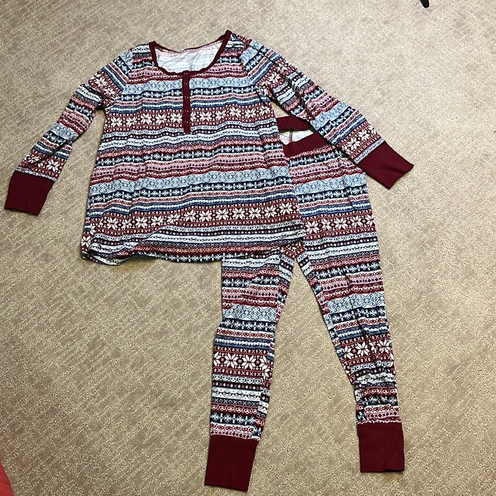 Snowflake maternity and nursing pajamas